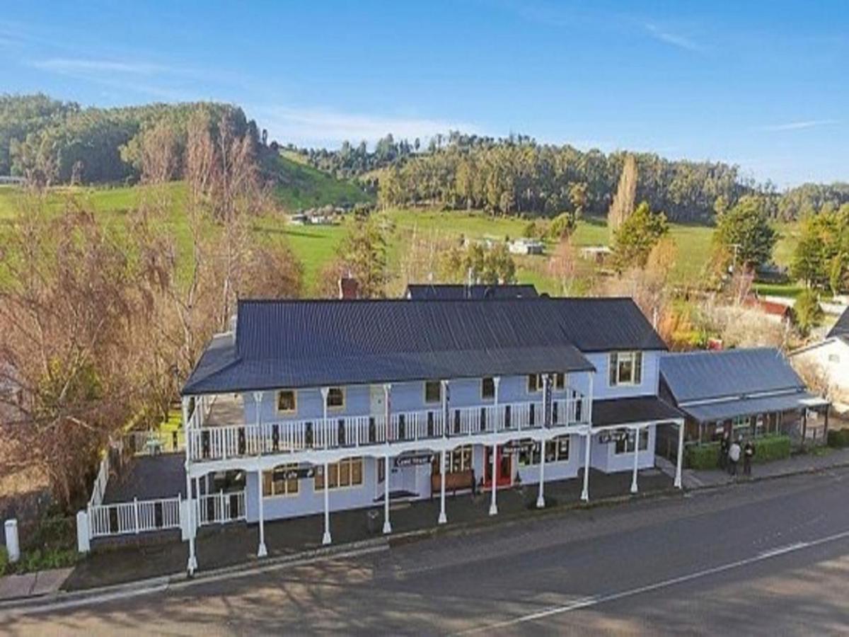 Wandering Trout - Gourmet Stays Mole Creek Exterior photo